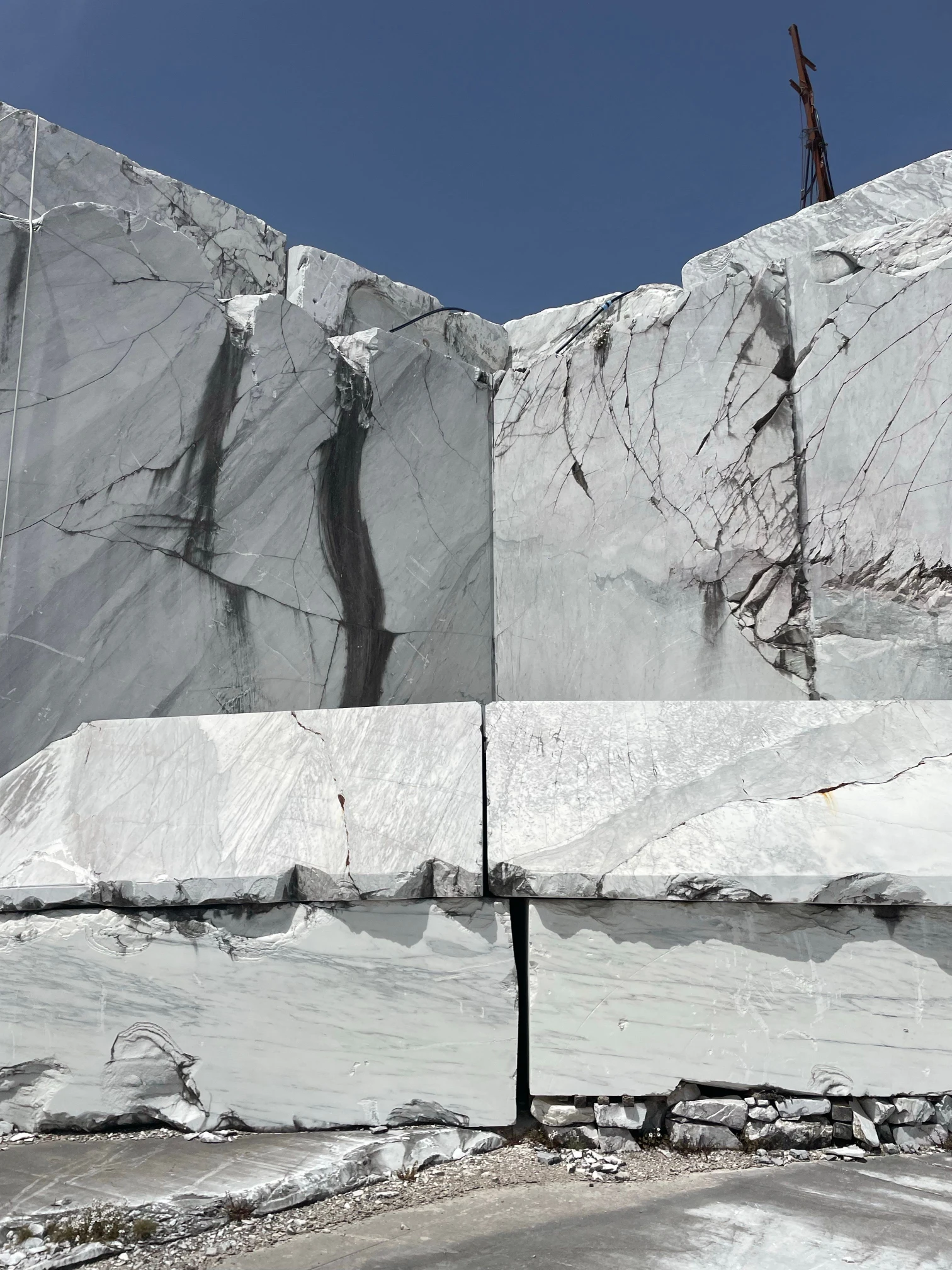 Bookmatched Turkish marble slab feature wall